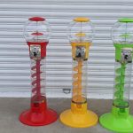 Монетна машина за топчета с играчки