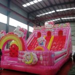 Детски надуваем замък