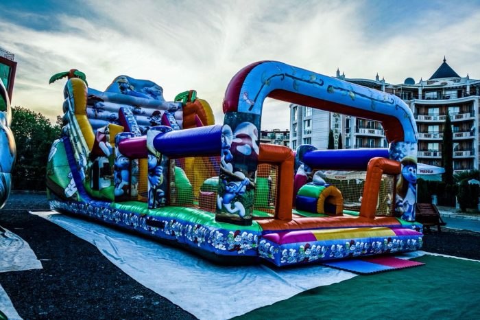 Надуваем замък Смърфове - Image 2